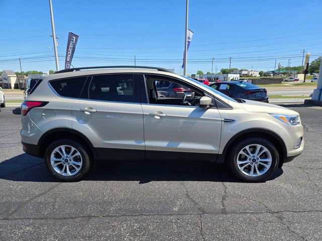 Used 2018 Ford Escape SE w/ Ford Safe & Smart Package AWD/4WD image 9