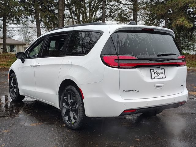 New 2026 Chrysler Pacifica Select AWD/4WD image 4