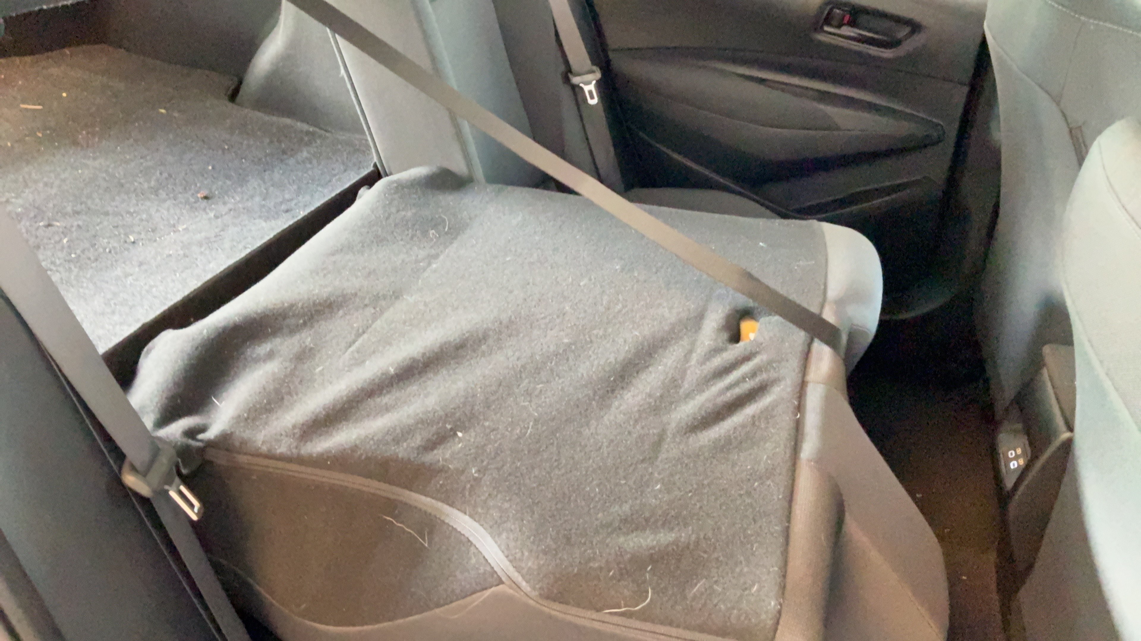 Used 2023 Toyota Corolla LE w/ Carpet Mat Package (TMS) FWD image 31