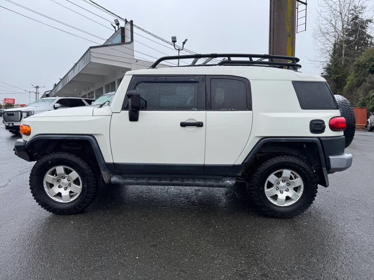 Used 2010 Toyota FJ Cruiser 4WD image 2
