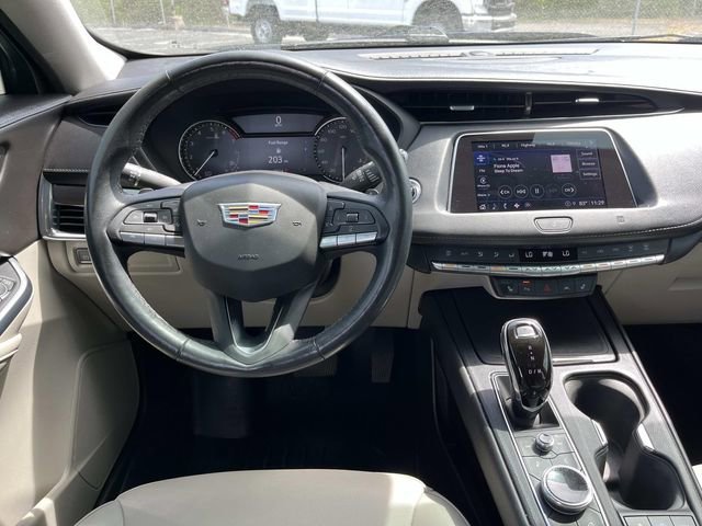 Used 2021 Cadillac XT4 Luxury w/ Cold Weather Package image 10