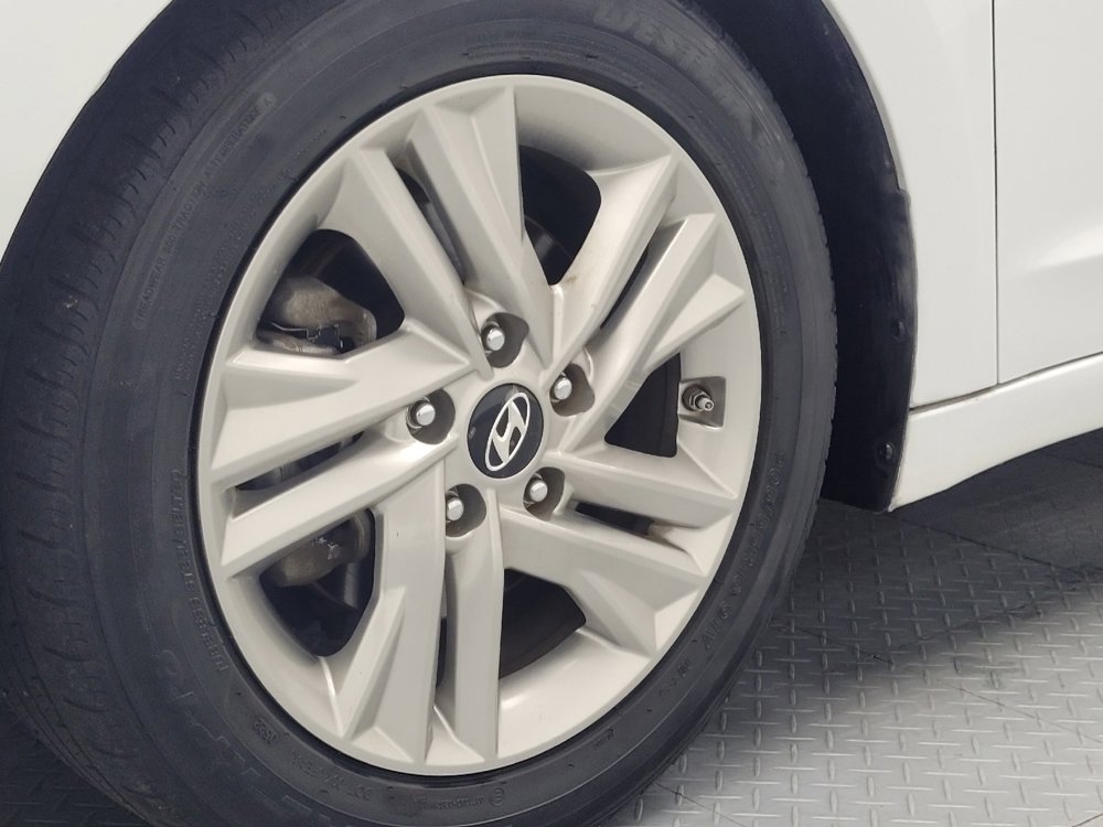 Used 2019 Hyundai Elantra SEL FWD image 31