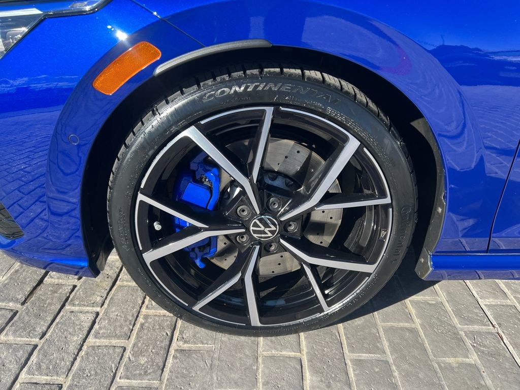 Certified 2024 Volkswagen Golf R image 29