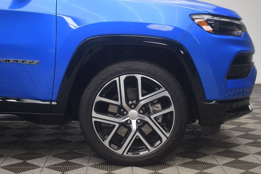 Used 2024 Jeep Compass Limited w/ Elite Group AWD/4WD image 32