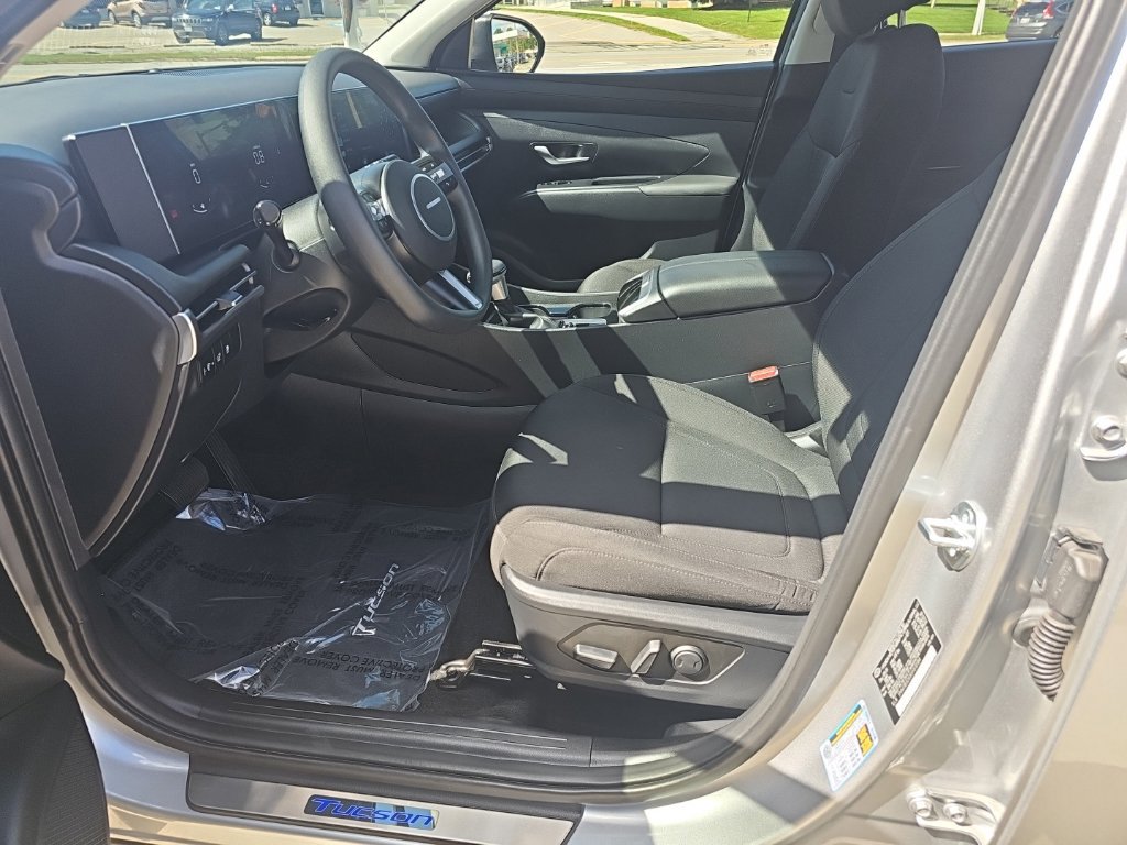 Used 2025 Hyundai Tucson SEL FWD image 16