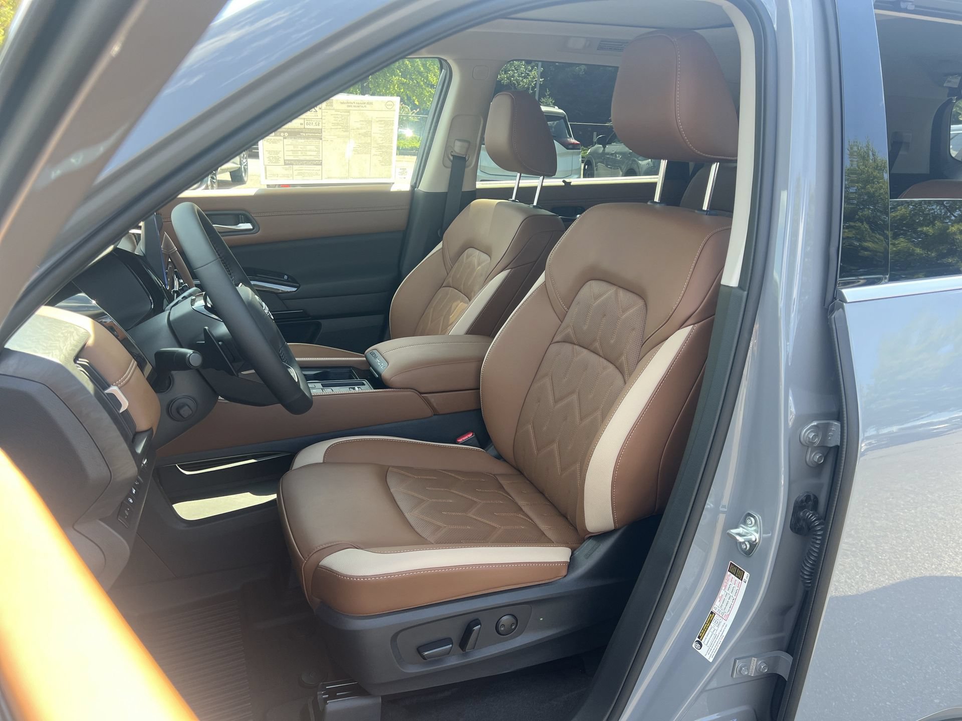 New 2026 Nissan Pathfinder Platinum FWD image 18