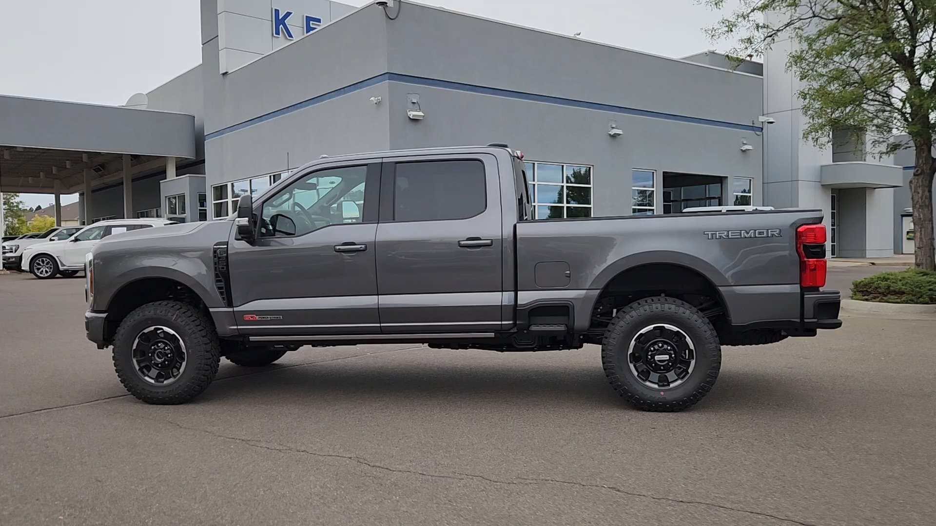 New 2026 Ford F350 Platinum w/ Tremor Off-Road Package AWD/4WD image 25