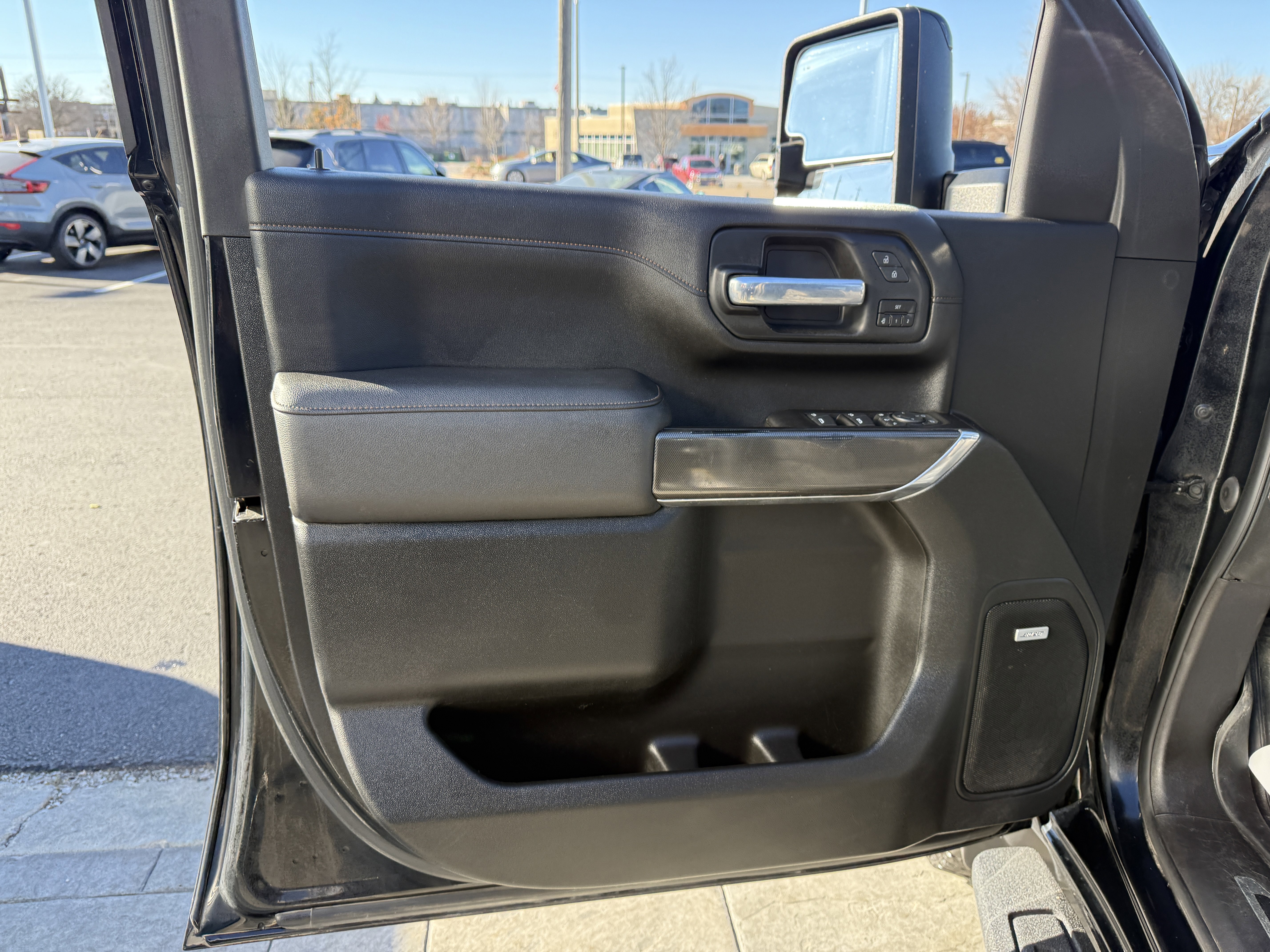 Used 2021 GMC Sierra 2500 AT4 w/ AT4 Preferred Package image 12