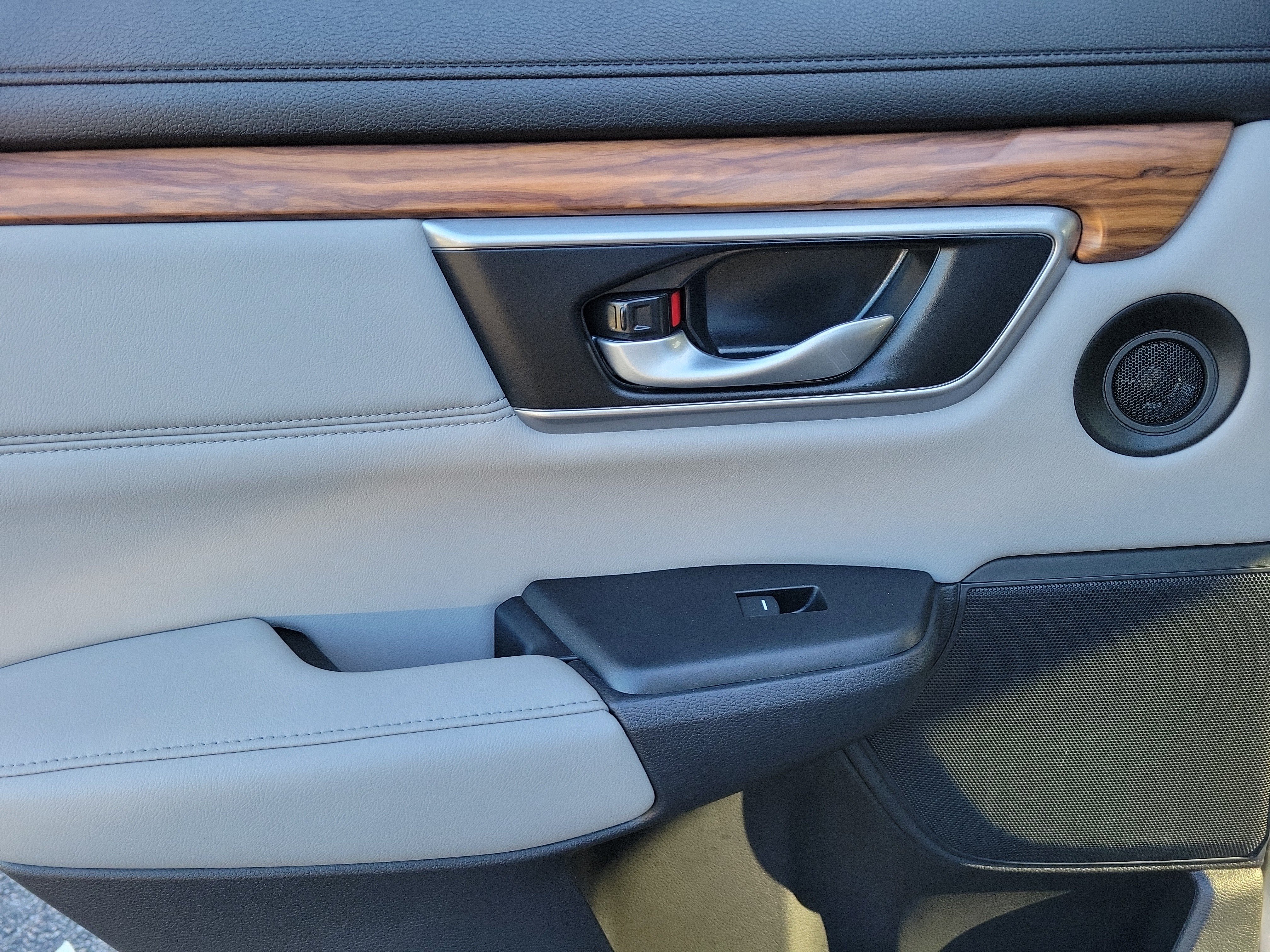 Used 2021 Honda CR-V EX-L image 15