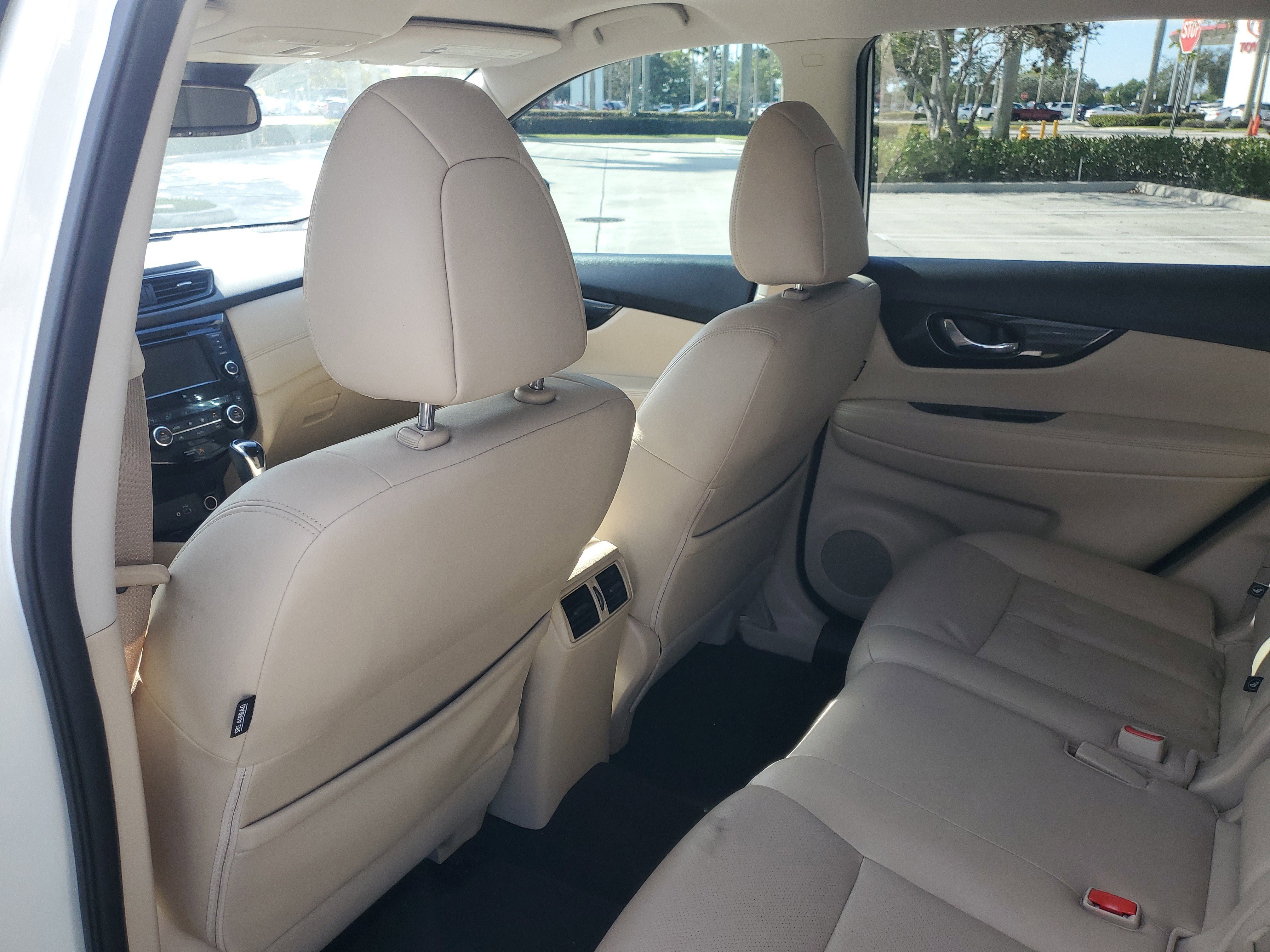 Used 2018 Nissan Rogue SL w/ Premium Package image 16