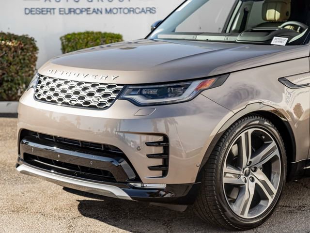 New 2025 Land Rover Discovery Metropolitan Edition AWD/4WD image 2