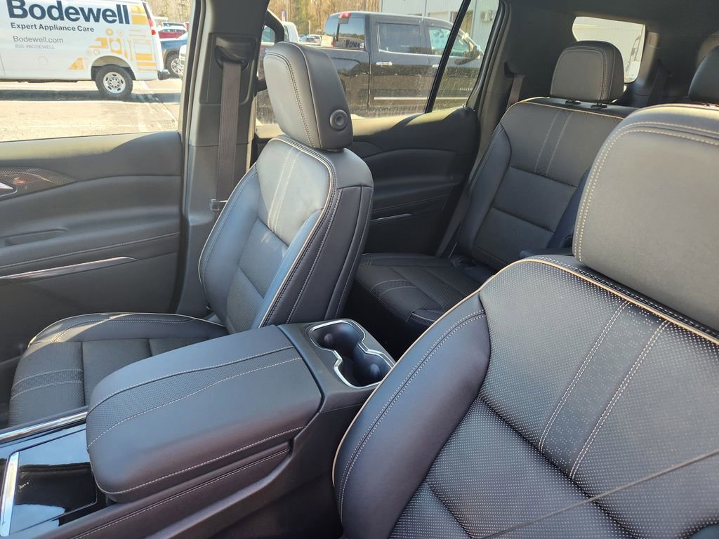 New 2026 Chevrolet Traverse High Country image 14