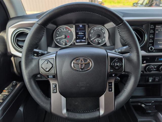 Used 2021 Toyota Tacoma SR5 AWD/4WD image 19