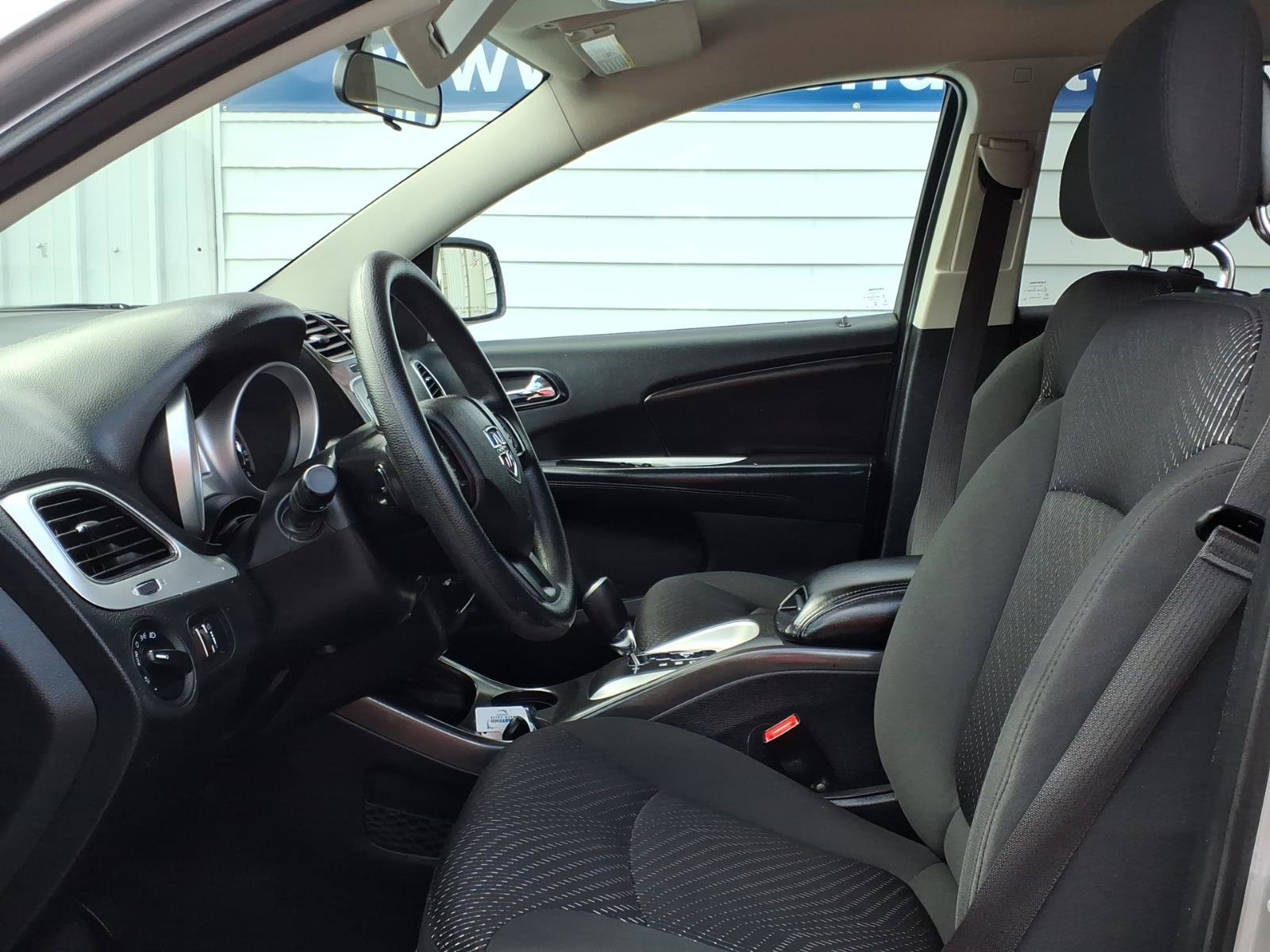 Used 2017 Dodge Journey SE FWD image 8