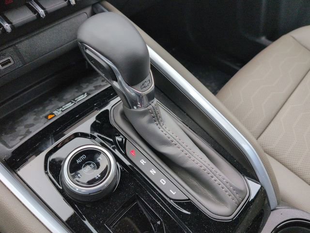 Certified 2025 Chevrolet Colorado ZR2 w/ Technology Package AWD/4WD image 16