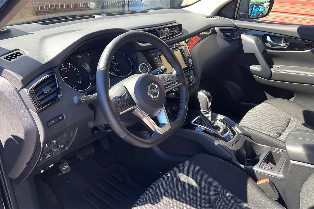 Used 2022 Nissan Rogue Sport SV AWD/4WD image 13