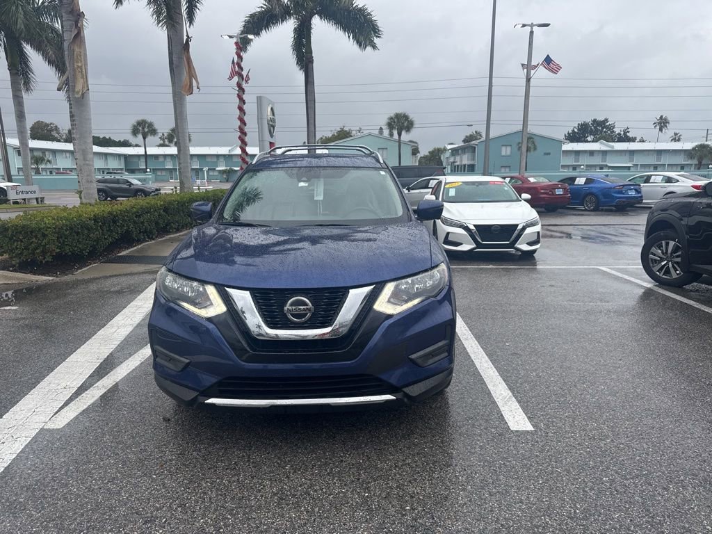 Used 2019 Nissan Rogue SV w/ Premium Package image 4