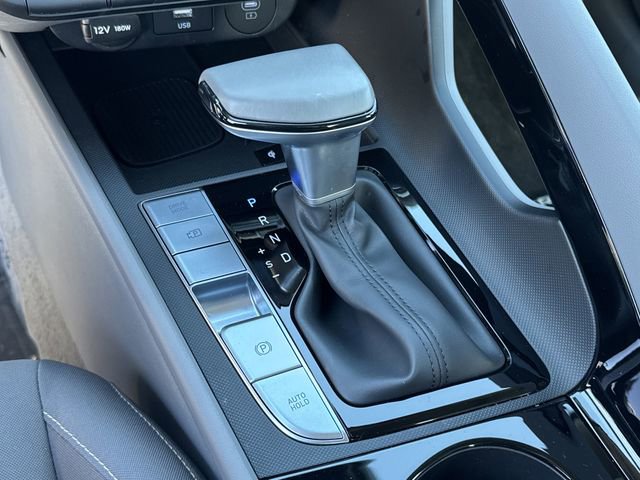 Certified 2025 Hyundai Elantra SEL image 31