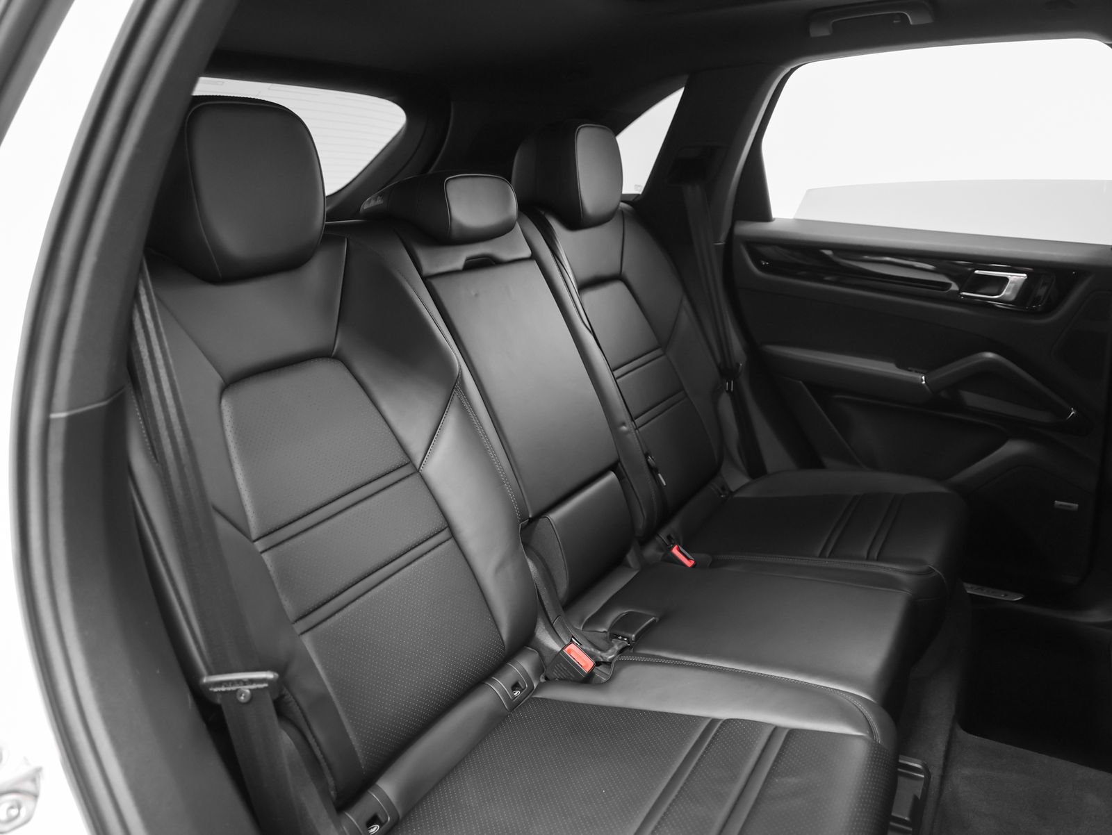 Used 2020 Porsche Cayenne AWD/4WD image 17