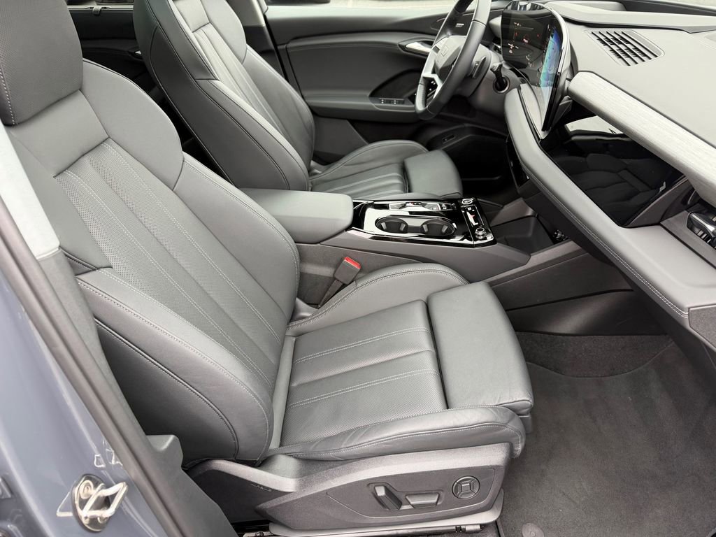Certified 2025 Audi Q6 e-tron Premium Plus w/ Premium Plus AWD/4WD image 17
