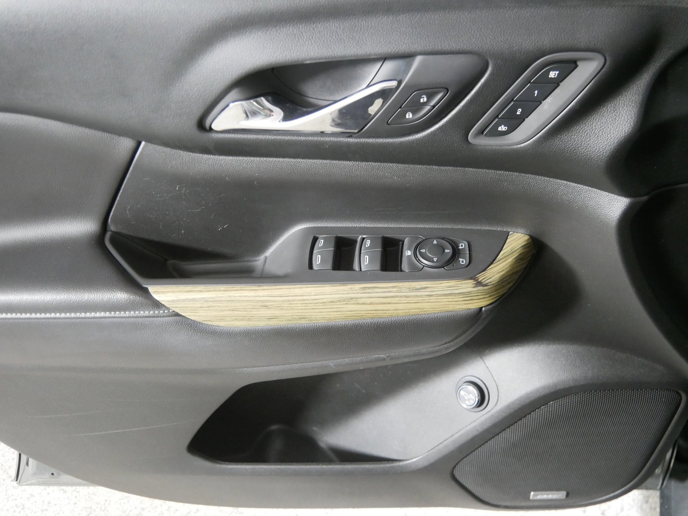 Used 2018 GMC Acadia Denali w/ Technology Package image 19