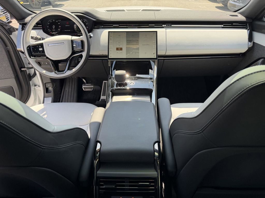 Used 2025 Land Rover Range Rover Sport Dynamic SE AWD/4WD image 18
