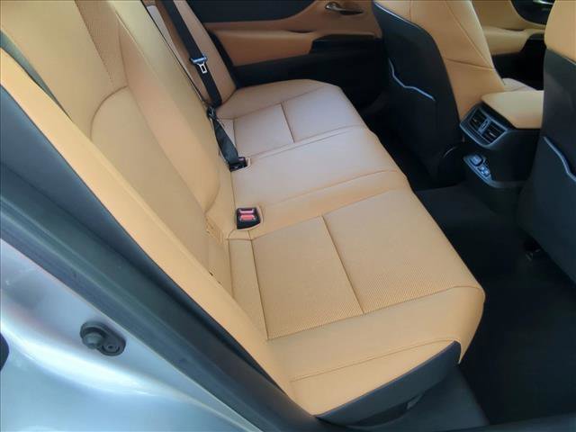 Used 2025 Lexus ES 300h w/ Premium Package image 21