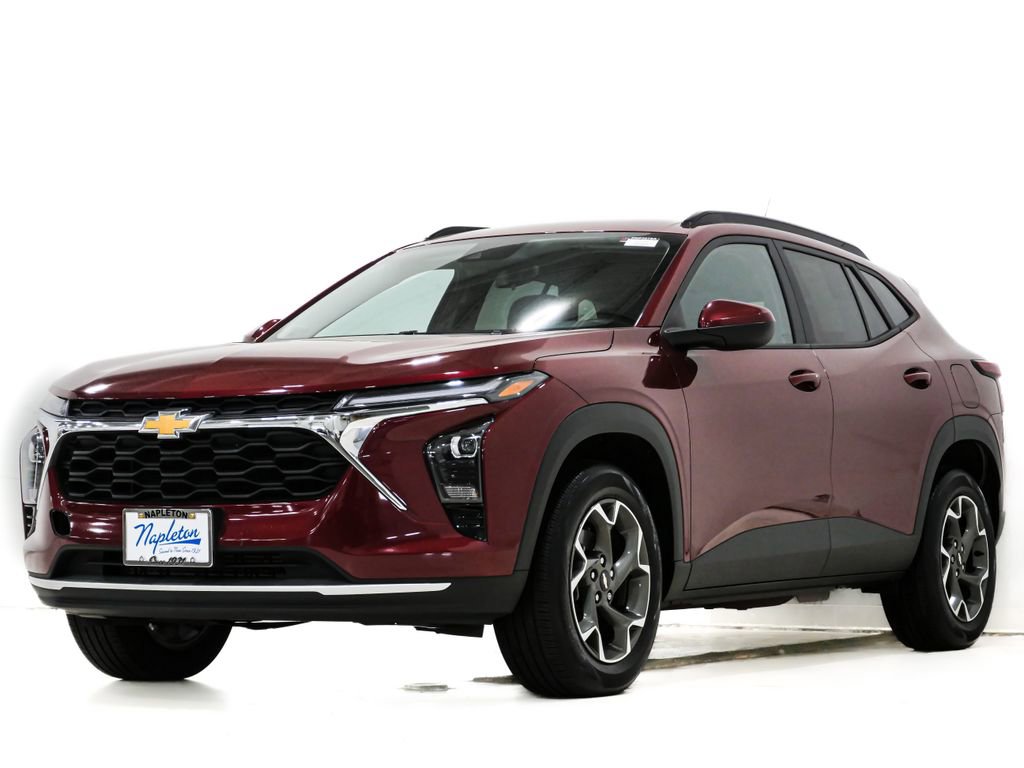 Used 2024 Chevrolet Trax LT w/ Driver Confidence Package FWD image 3