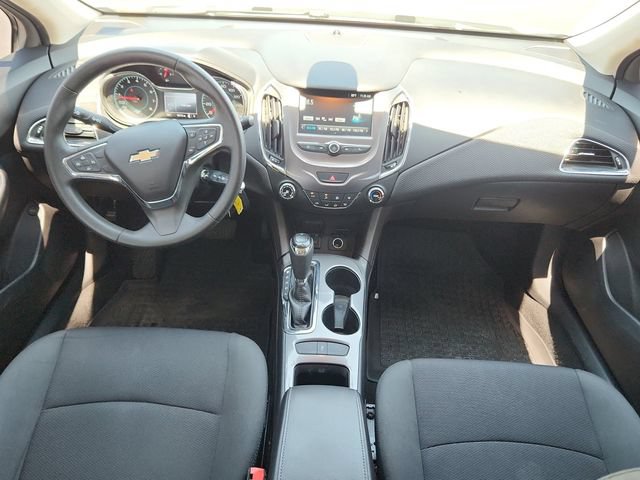 Used 2017 Chevrolet Cruze LT FWD image 20