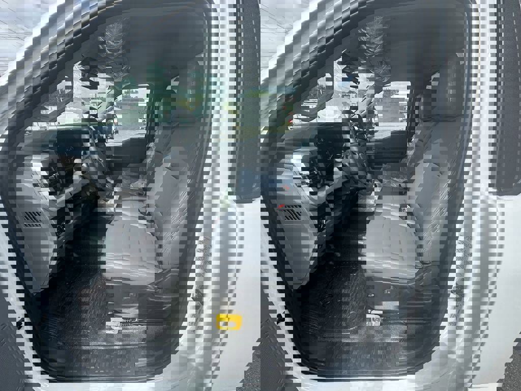 New 2025 Ford F550 4x4 Regular Cab Super Duty image 9