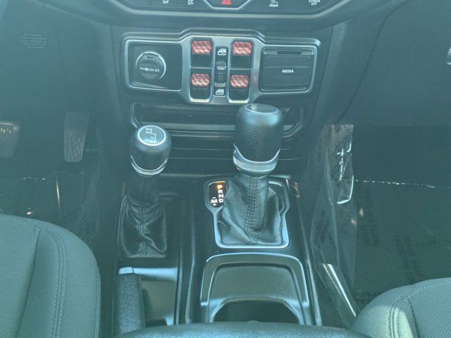 Used 2021 Jeep Gladiator Sport AWD/4WD image 17