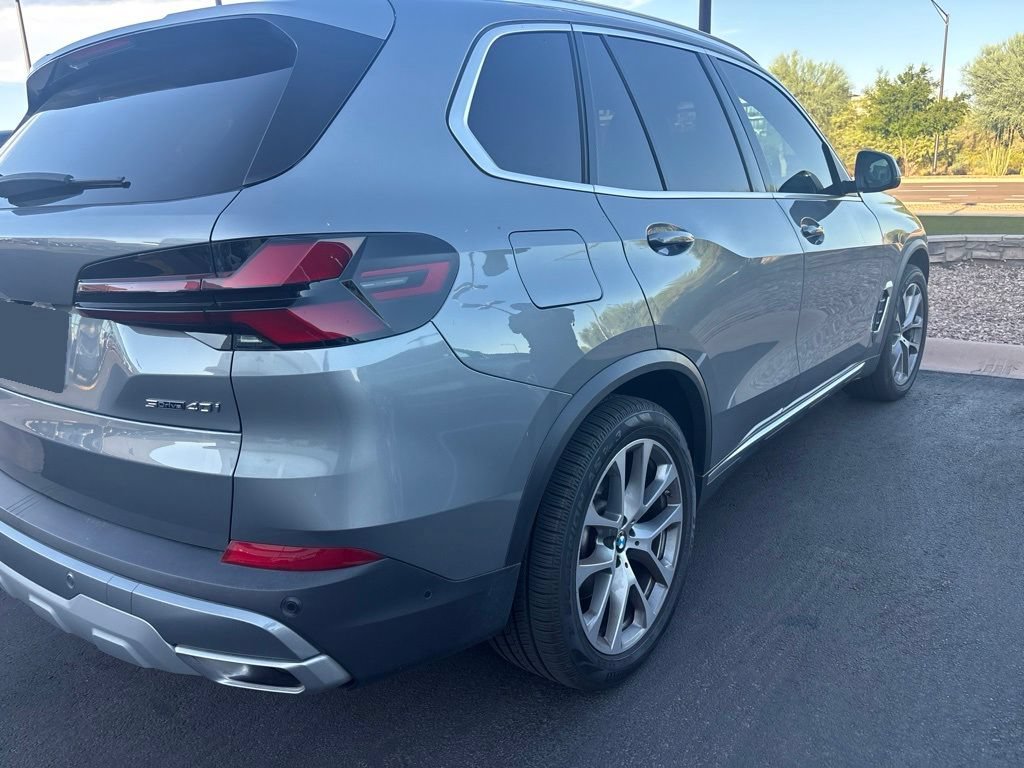 Used 2024 BMW X5 sDrive40i w/ Parking Assistance Package RWD image 4