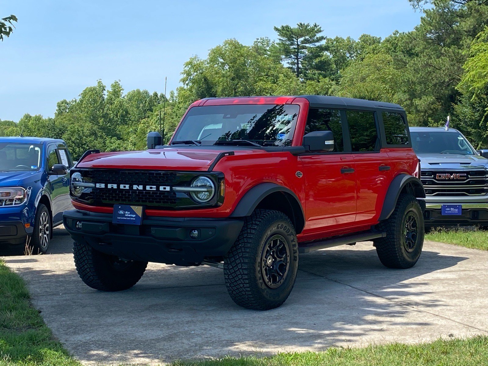 Certified 2022 Ford Bronco Wildtrak AWD/4WD image 2