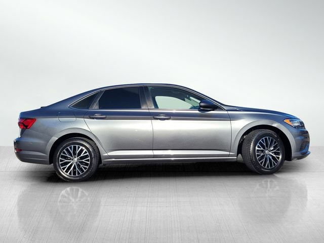 Used 2021 Volkswagen Jetta SE w/ SE Cold Weather Package image 3