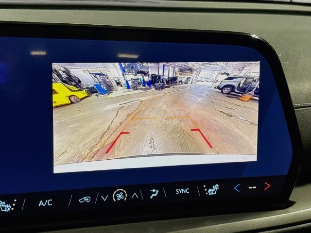 New 2027 Chevrolet Traverse LT w/ LPO, Floor Liner Package FWD image 15