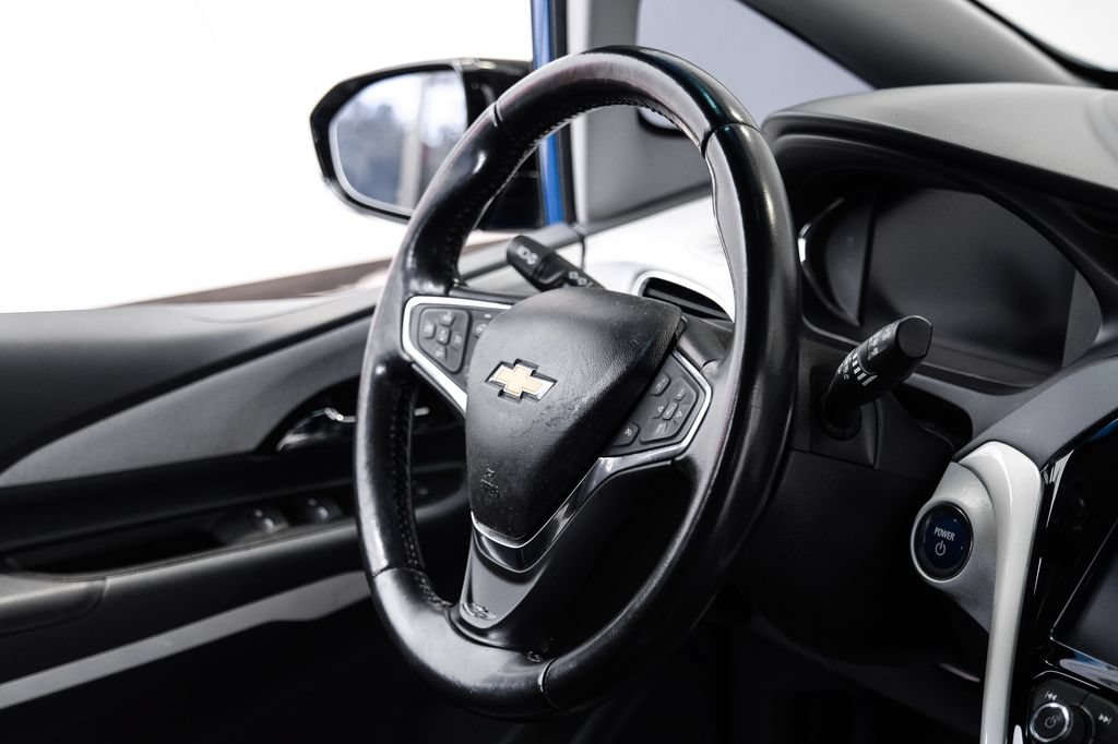 Used 2020 Chevrolet Bolt Premier w/ Infotainment Package FWD image 14