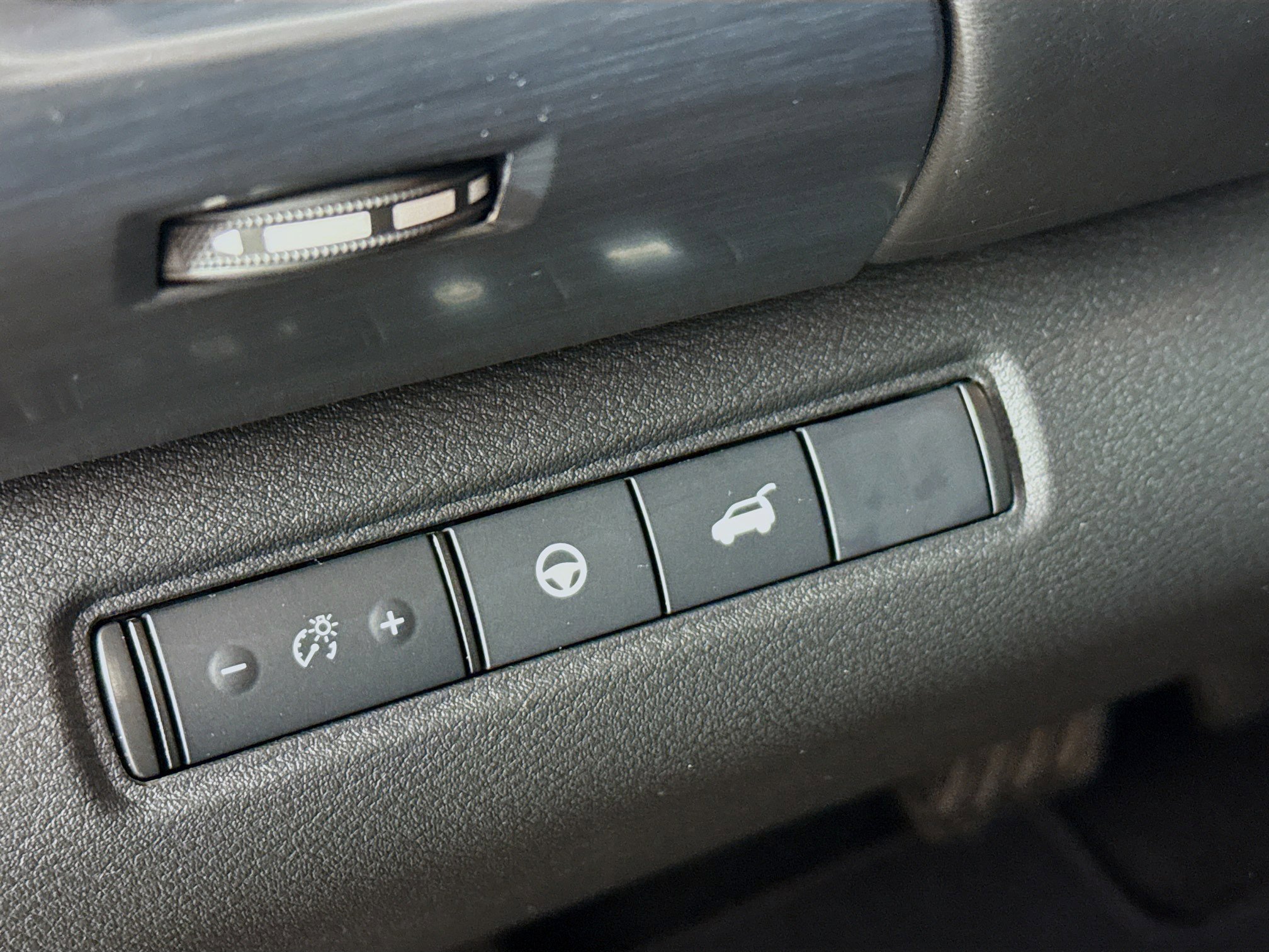 Used 2024 Nissan Pathfinder SL w/ Black Appearance Package image 9