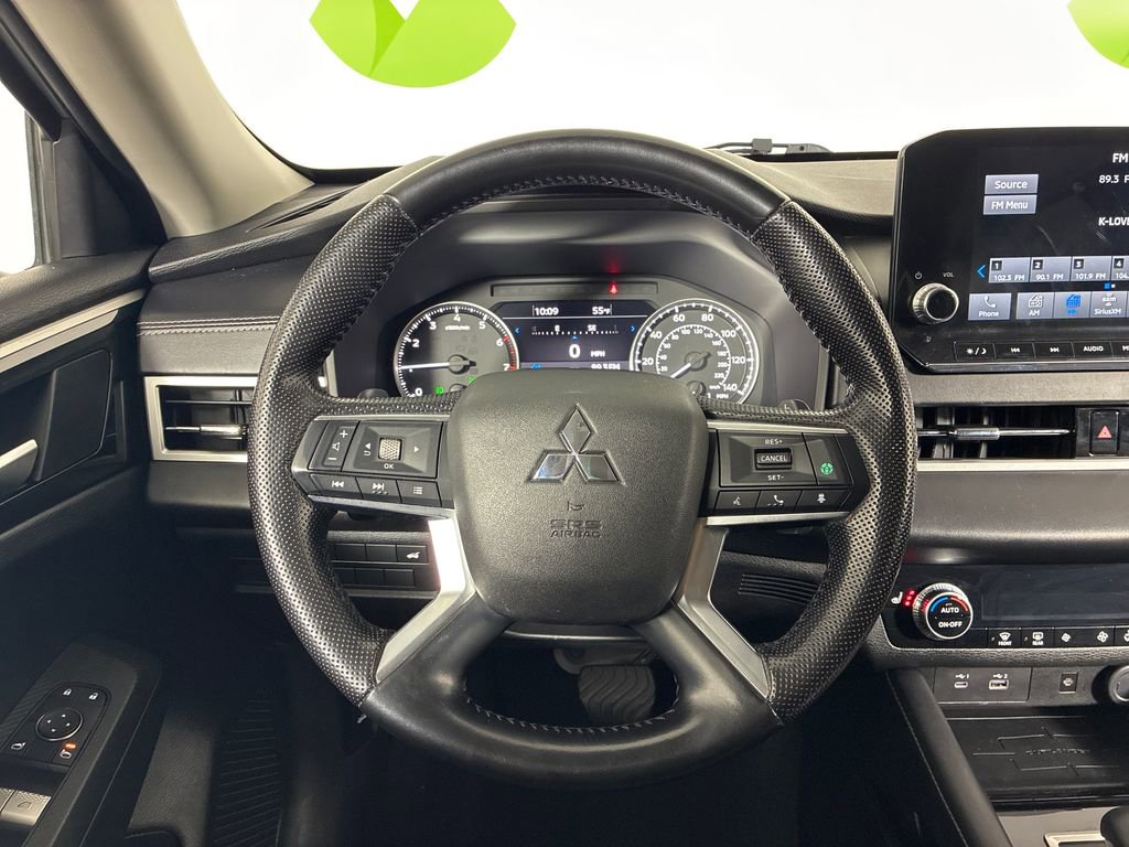 Used 2022 Mitsubishi Outlander SE image 14