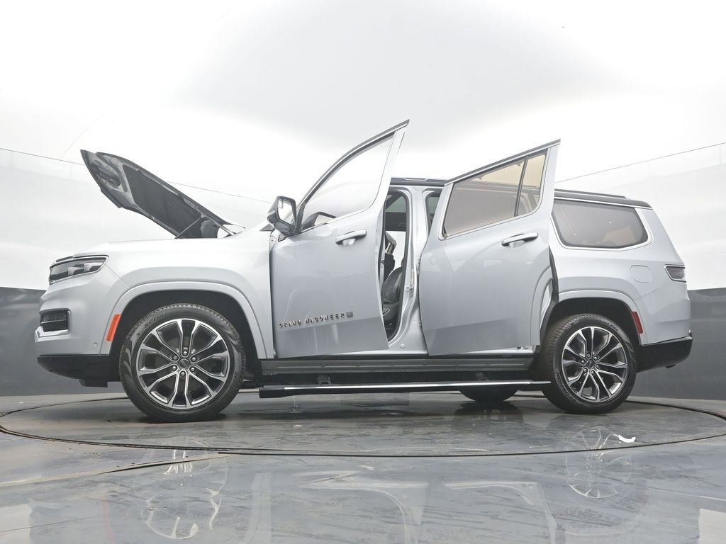 Used 2023 Jeep Grand Wagoneer Series III image 61