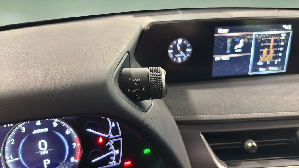 Used 2019 Lexus UX 200 F Sport FWD image 22