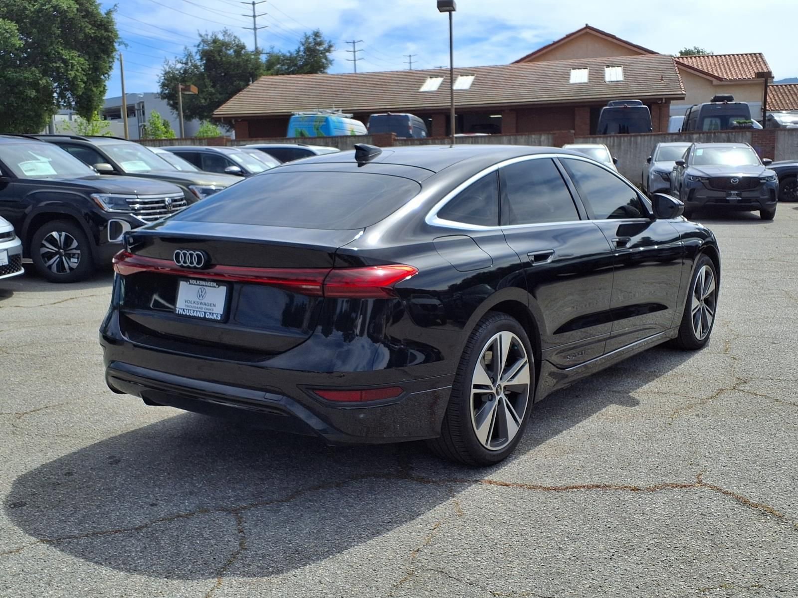 Used 2025 Audi A6 e-tron Premium Plus w/ Premium Plus image 5