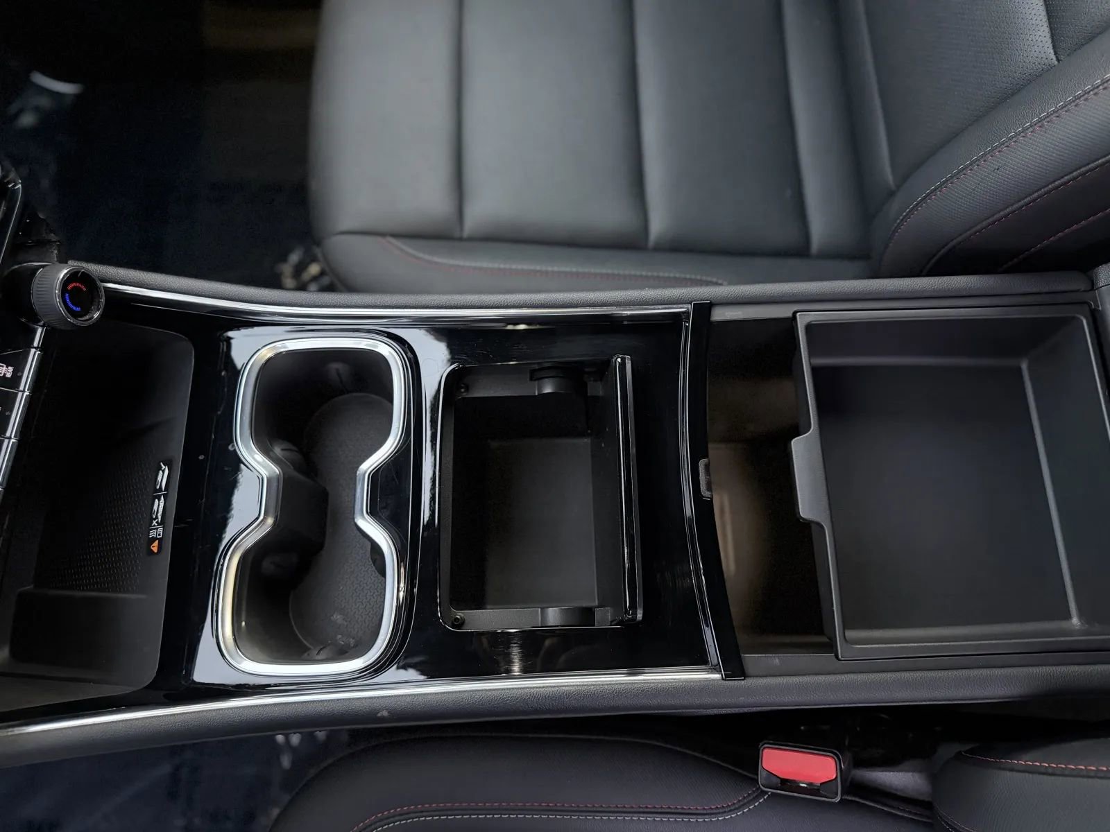 Used 2024 Chevrolet Traverse Z71 w/ LPO, Cargo Package image 40