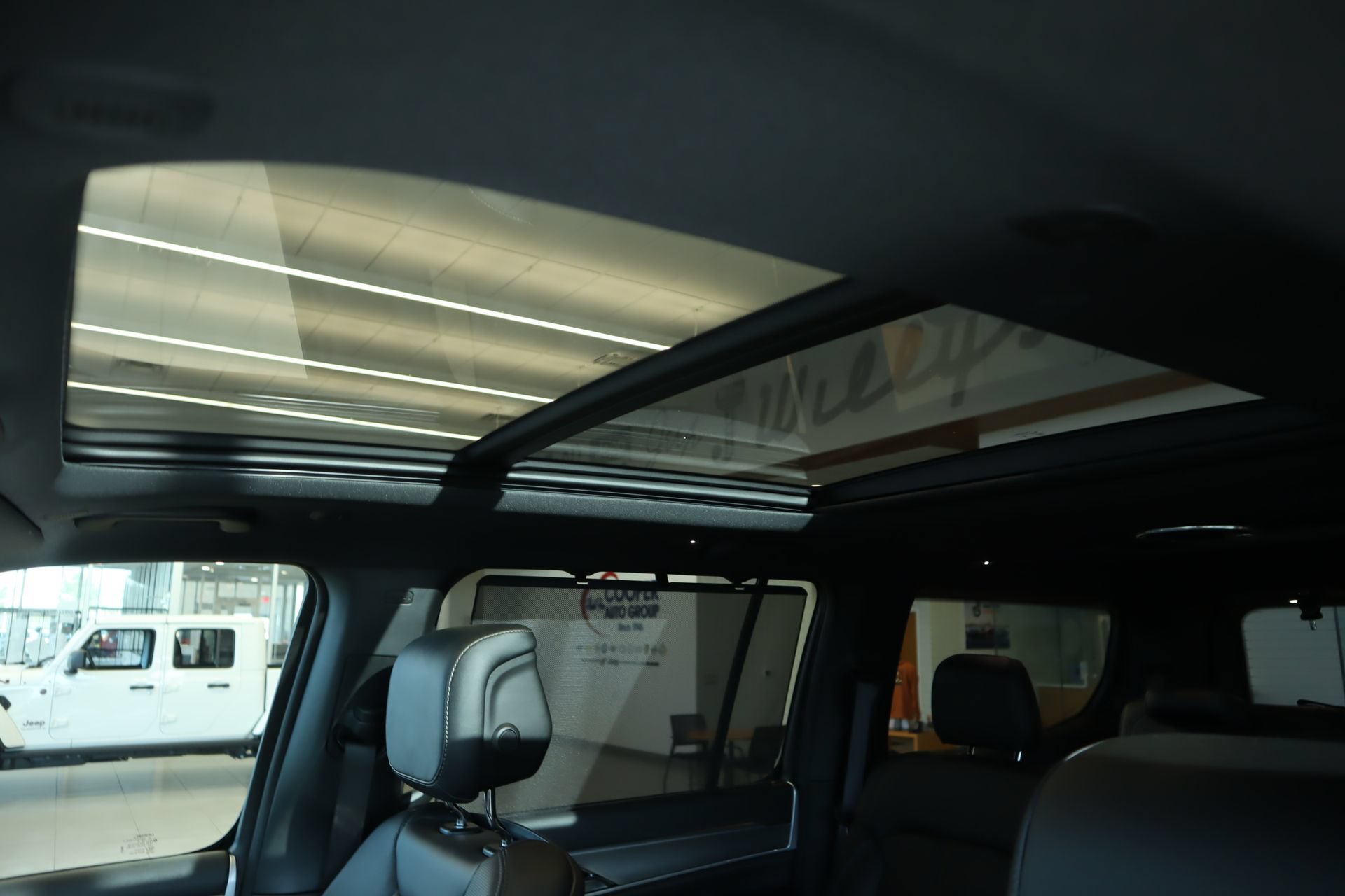 New 2026 Jeep Grand Wagoneer Limited AWD/4WD image 16