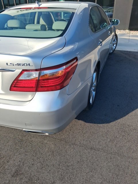Used 2012 Lexus LS 460 L w/ Luxury Pkg RWD image 15