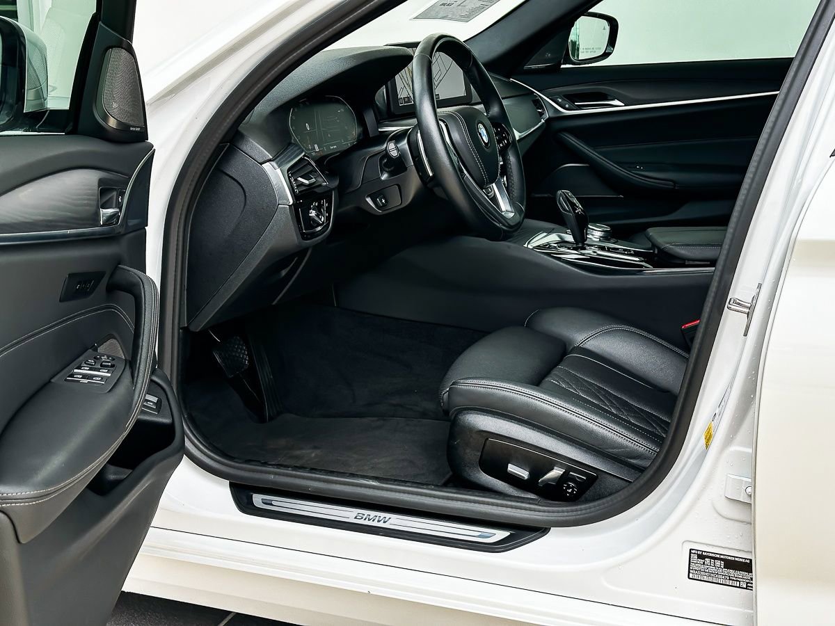 Certified 2022 BMW 530i 530i w/ Premium Package image 10