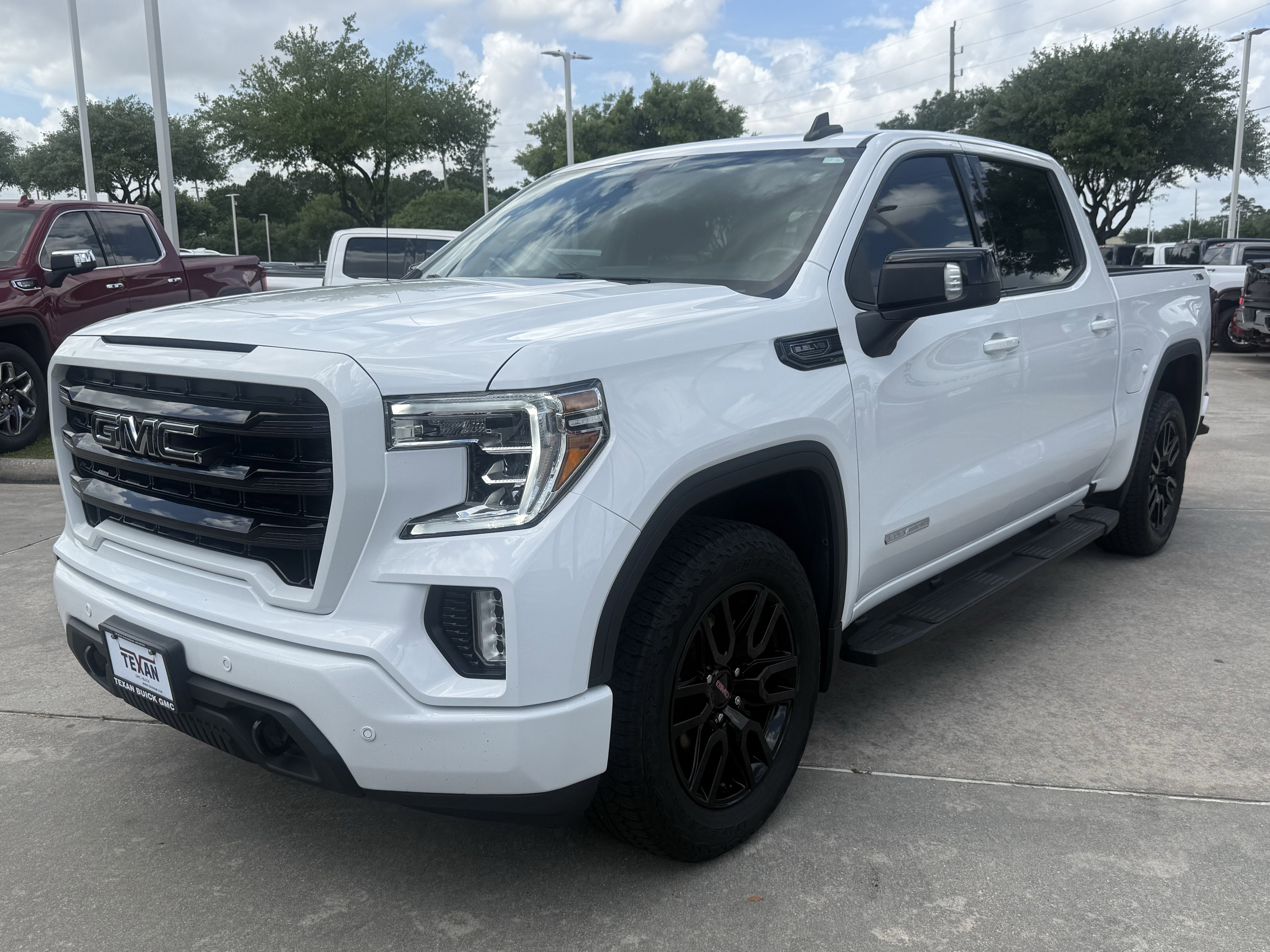Used 2022 GMC Sierra 1500 Elevation w/ Preferred Package AWD/4WD image 8