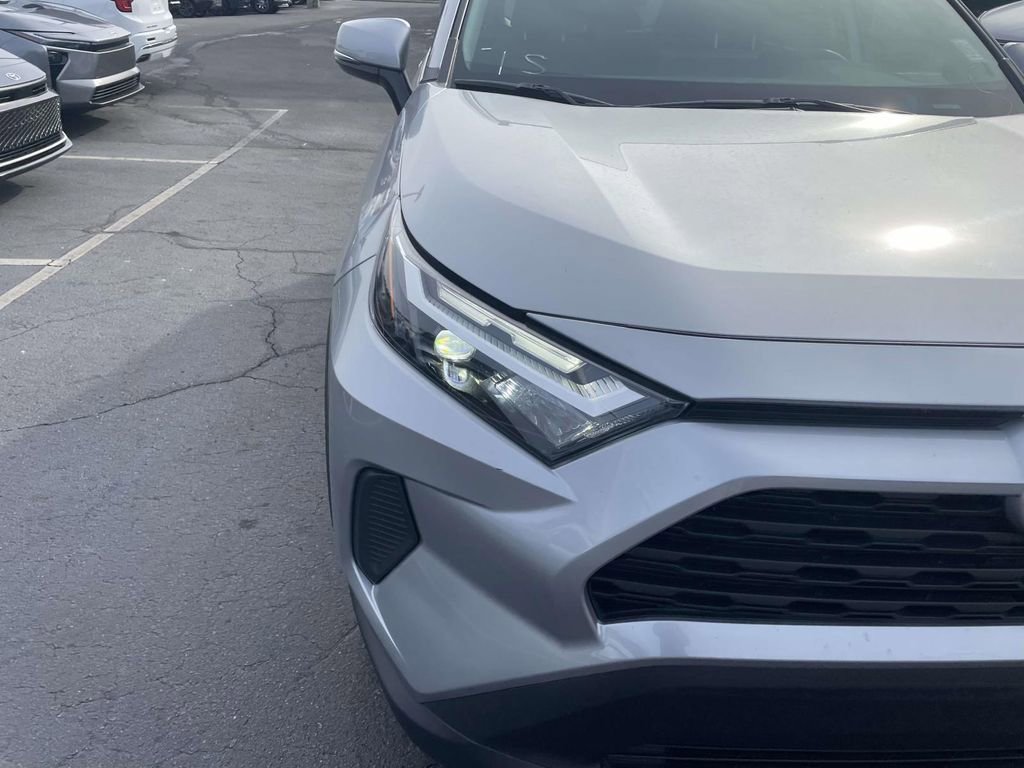 Used 2025 Toyota RAV4 XLE image 17