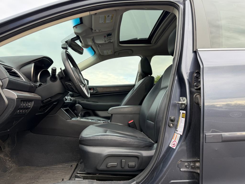 Used 2017 Subaru Outback 2.5i Limited image 5