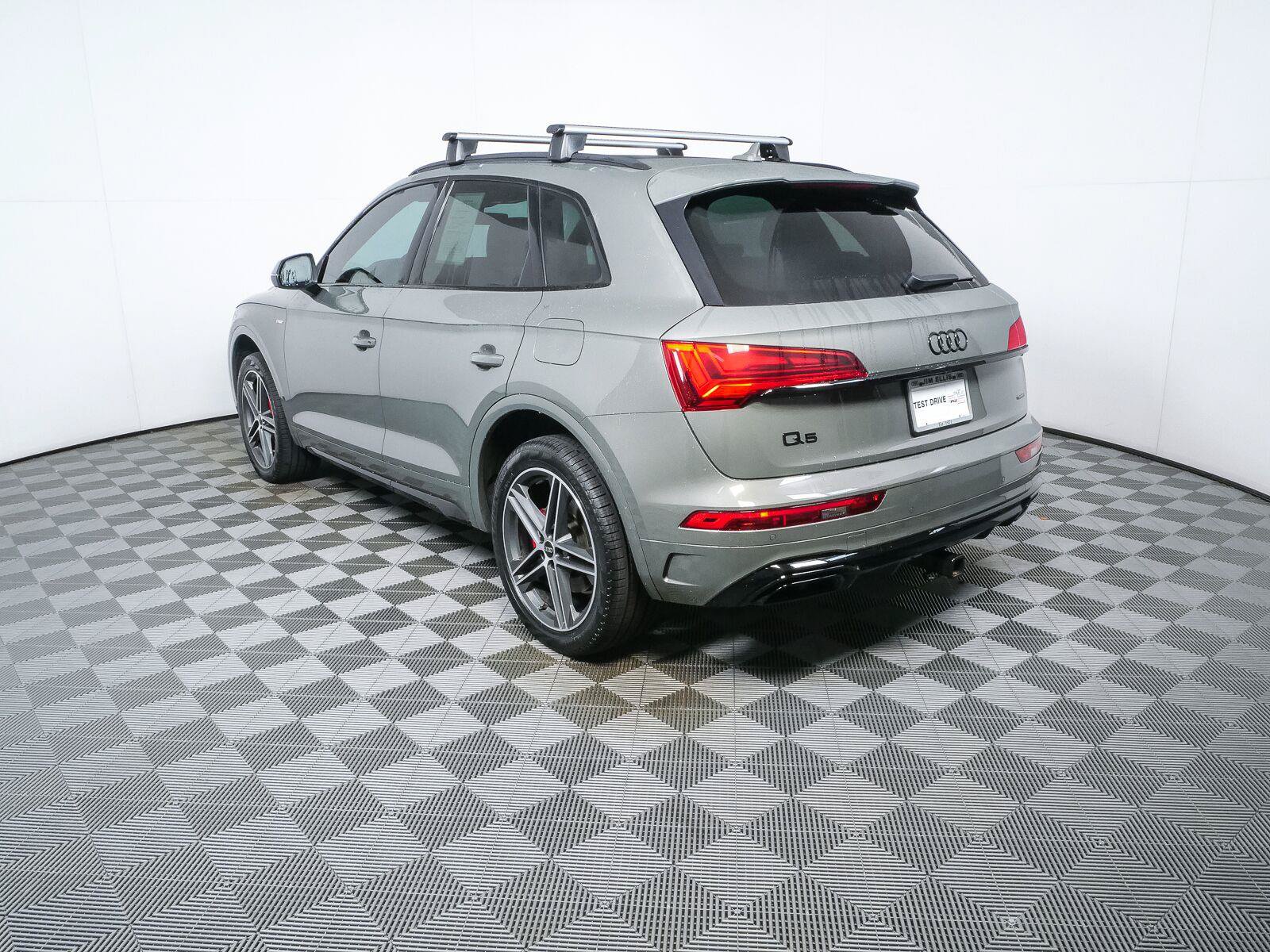 Used 2024 Audi Q5 e Premium Plus w/ Premium Plus Package AWD/4WD image 28