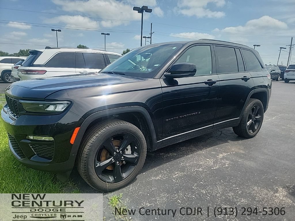 Used 2023 Jeep Grand Cherokee Altitude AWD/4WD image 1